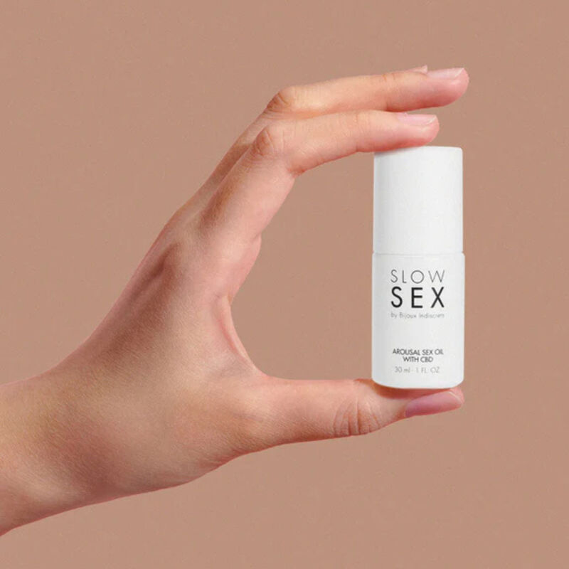 BIJOUX - SLOW SEX ÓLEO DE MASAJE SEXUAL COM CBD 30 ML