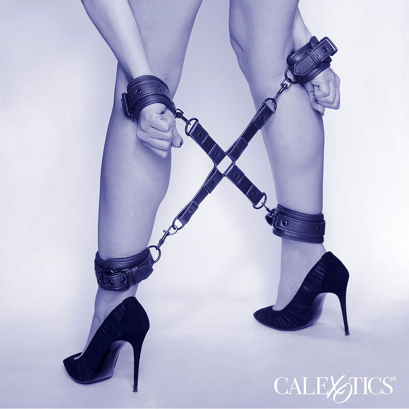 CALEXOTICS - CONECTOR NOCTURNO HOG TIE CUERO AJUSTÁVEL PRETO
