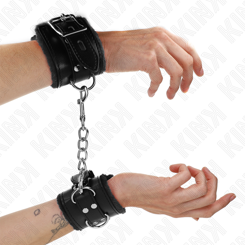 KINK - ALGEMAS FORRADAS PRETAS COM CORREIA PRETA AJUSTÁVEL 20-29 CM X 5.5 CM