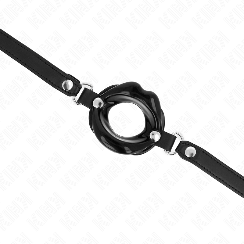 KINK - MORDAÇA LABIAL 8 CM COM CORREIA EM POLIPELE PRETA 63 x 2 CM AJUSTÁVEL 39-58 CM