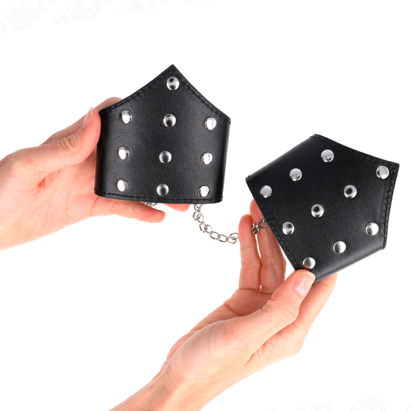 KINK - ALGEMAS ESTILO PONTIAGUDO PRETAS COM CORRENTE AJUSTÁVEL 17-23 CM X 8.5 CM