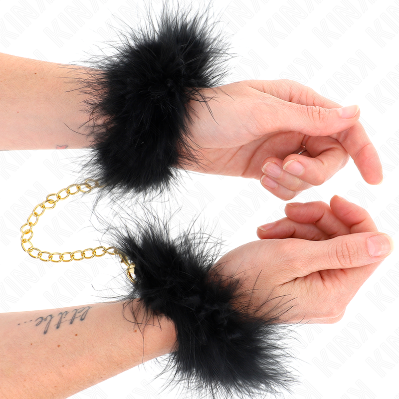 KINK - ALGEMAS COM PLUMAS PRETAS E CORRENTE DOURADA MODELO 2